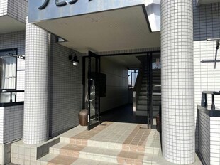 郡山駅 バス20分  鶴見坦1丁目下車：停歩5分 1階の物件外観写真